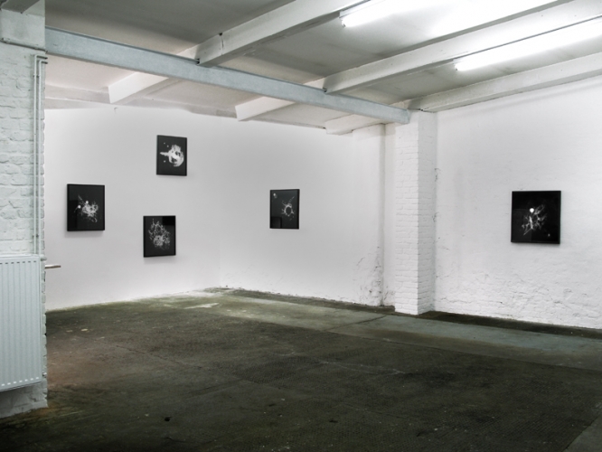 Was ist los, wir haben alle Schranken beachtet...<br /><br />2009<br />Exhibition view<br />Cruise & Callas